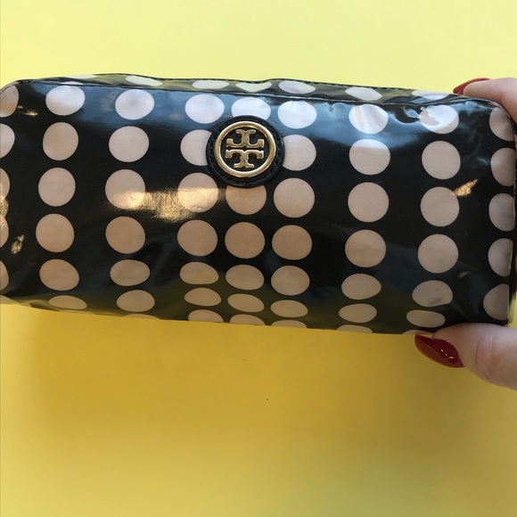 Gorgeous Tory Burch cosmetic bag❤️HP🎉🎊 - Picture 3 of 7